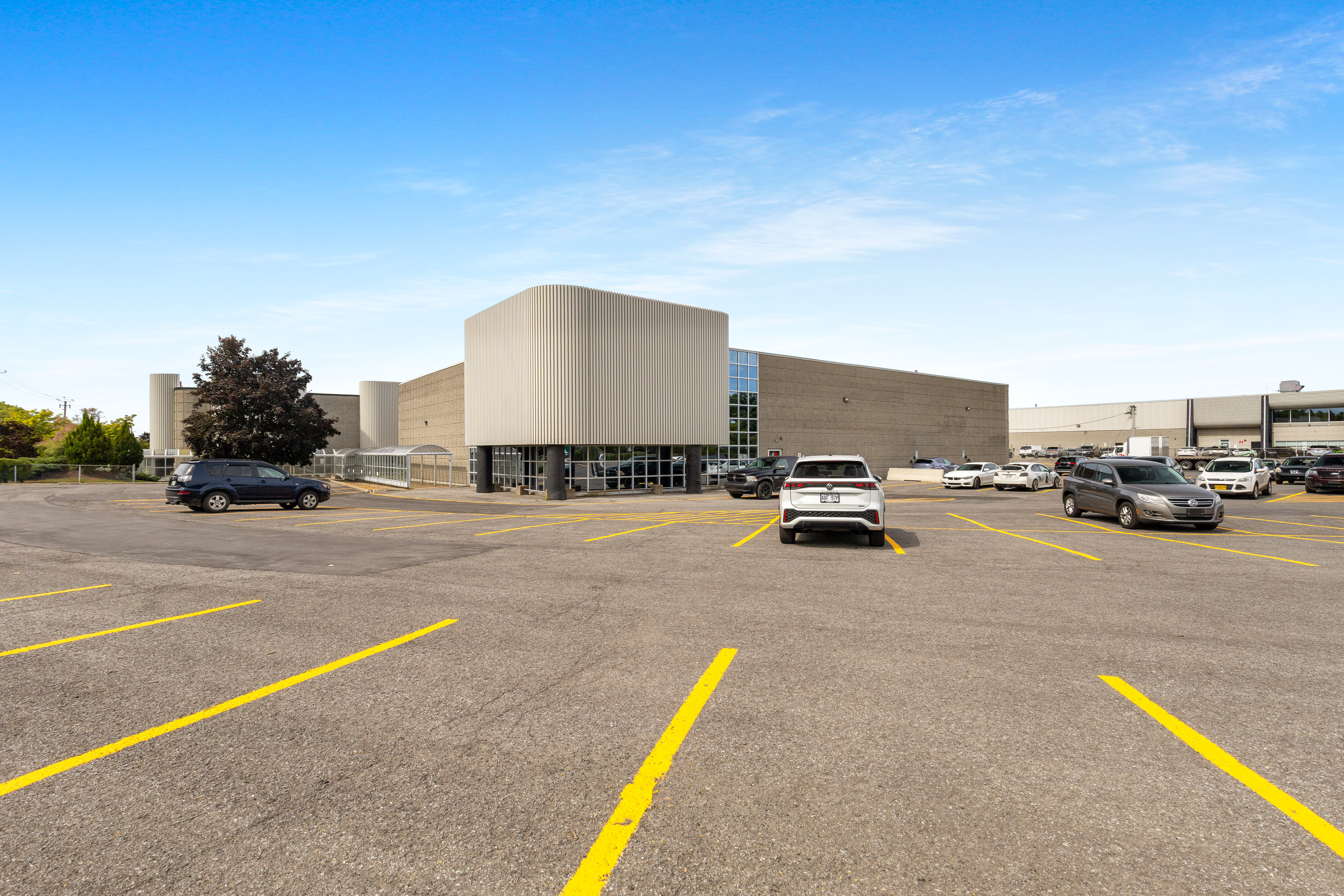 14877 Jean Paul Vincent Local 0877-200 Longueuil.jpg